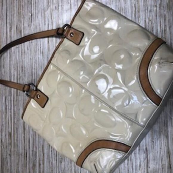 1360 Coach inlaid C Patent leather medium tote Ivory * - Picture 4 of 7